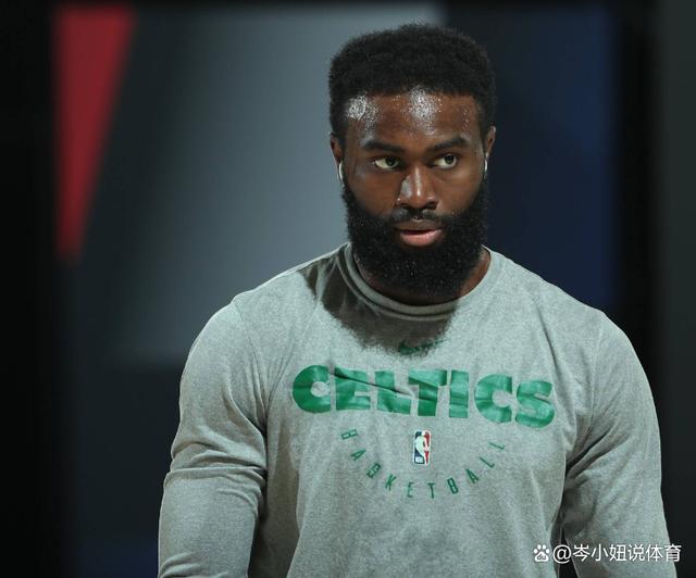 赛场上展开 赛场上展开